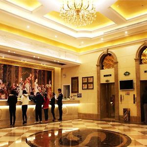 Deluxe  Queen Suite Mainland Chinese Citizens